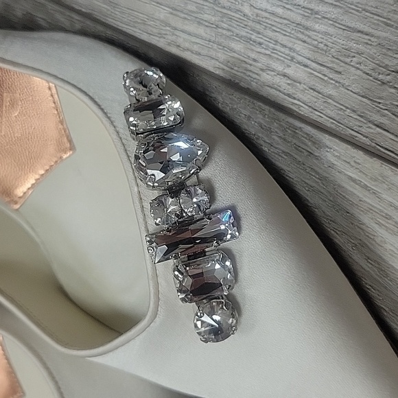Ted Baker Size 39.5 (9) Ivory Sparkal Crystal Embellished Satin Pump - Picture 8 of 10